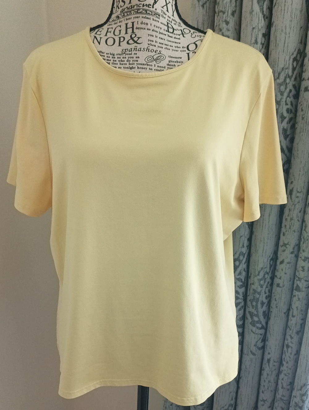 Worthington Stretch Soft Yellow Short Sleeve Blouse